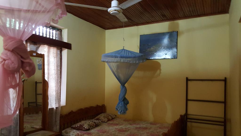 Isuruma Rest Катарагама Номер фото